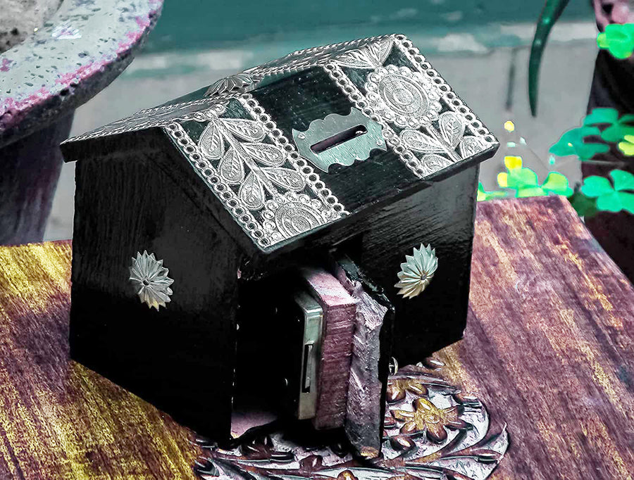Wooden Hut Shaped Money Bank for Coin Storage Organizer for Kids & Adults , Gullak for Gift Item Dime Store